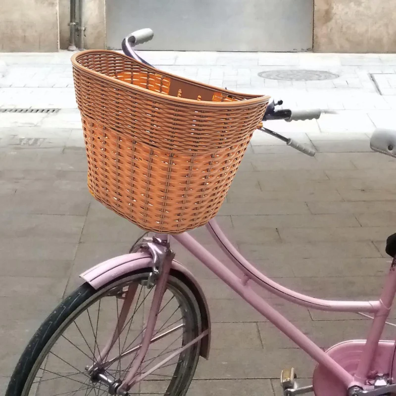 Cykelkorg i rotting i användning hemma